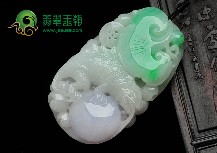 糯冰种春带彩缅甸翡翠随机应变挂件