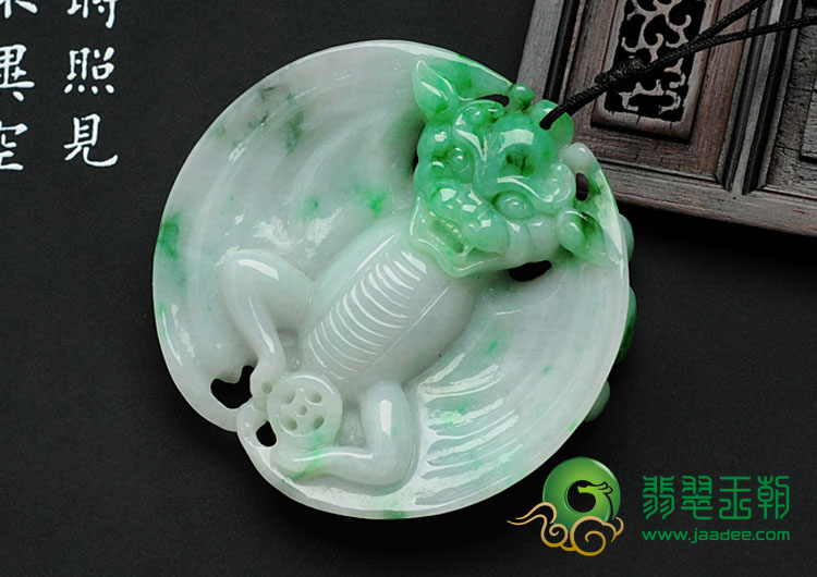 (超值推荐)糯冰种翠色缅甸翡翠福在眼前挂件