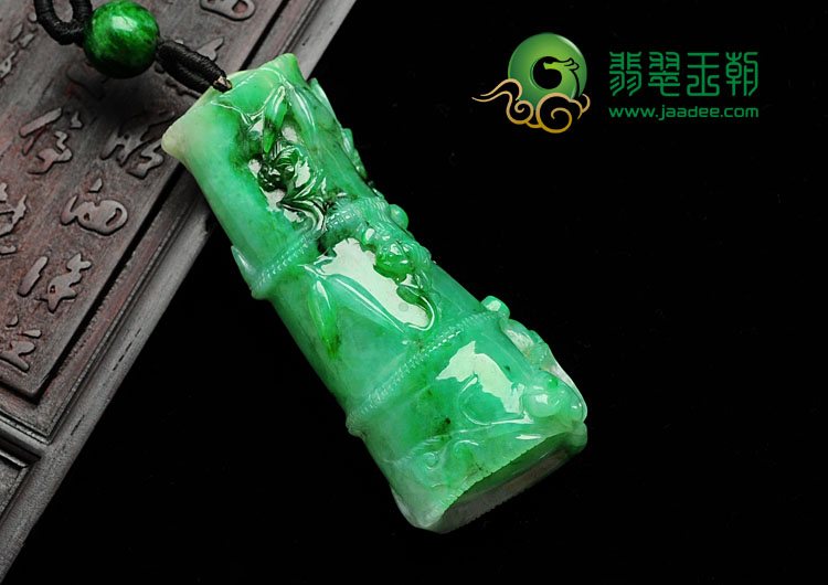 糯冰种翠色缅甸翡翠节节高挂件