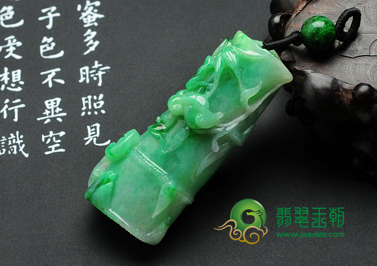 糯冰种翠色缅甸翡翠节节高挂件