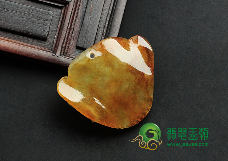 糯冰种褐黄翡缅甸翡翠心中存佛挂件