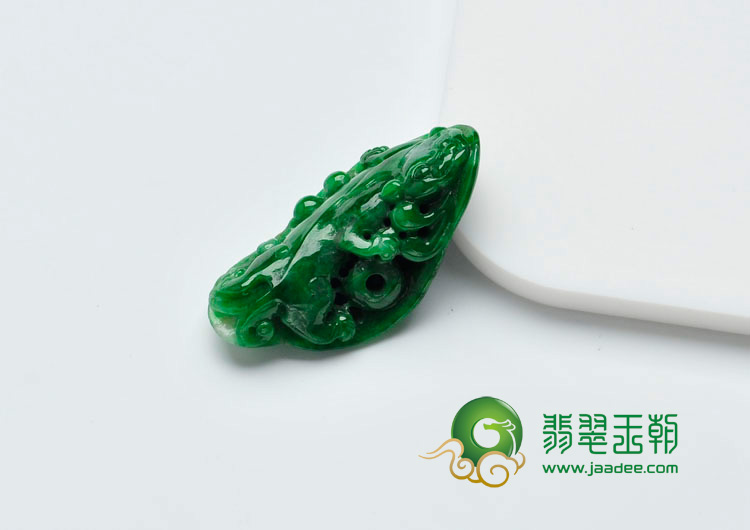细糯种满绿缅甸翡翠貔貅挂件