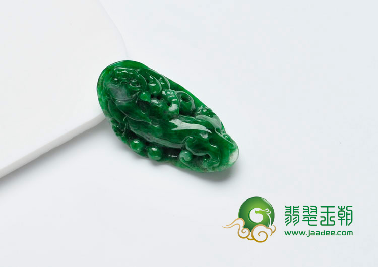 细糯种满绿缅甸翡翠貔貅挂件