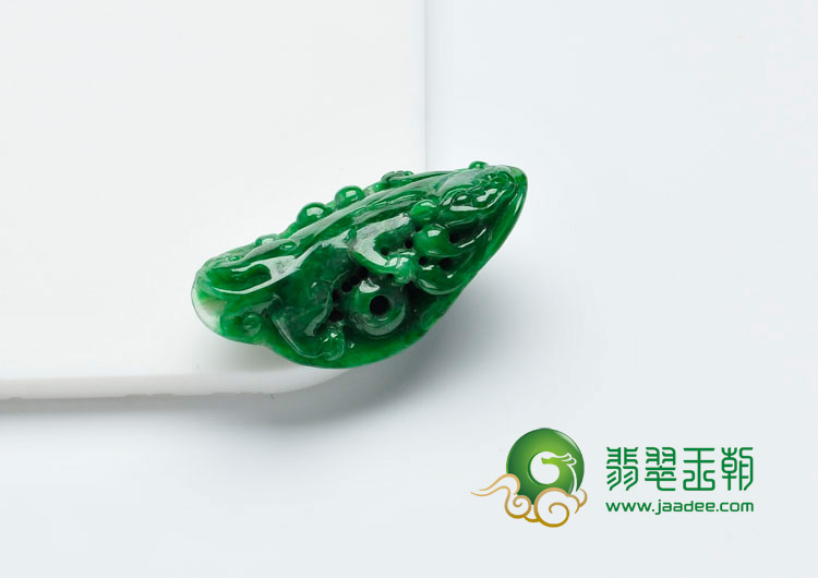 细糯种满绿缅甸翡翠貔貅挂件