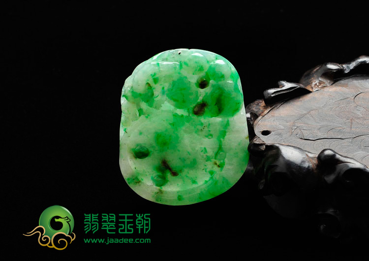 糯冰种飘翠略带黄翡缅甸翡翠如意寿挂件