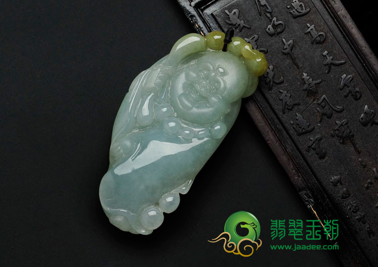 糯冰种晴水略带黄翡缅甸翡翠笑佛挂件