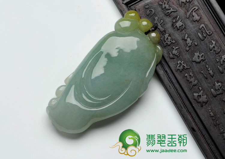 糯冰种晴水略带黄翡缅甸翡翠笑佛挂件