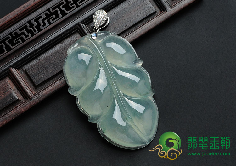 冰种晴水略飘花缅甸翡翠大业有成挂件