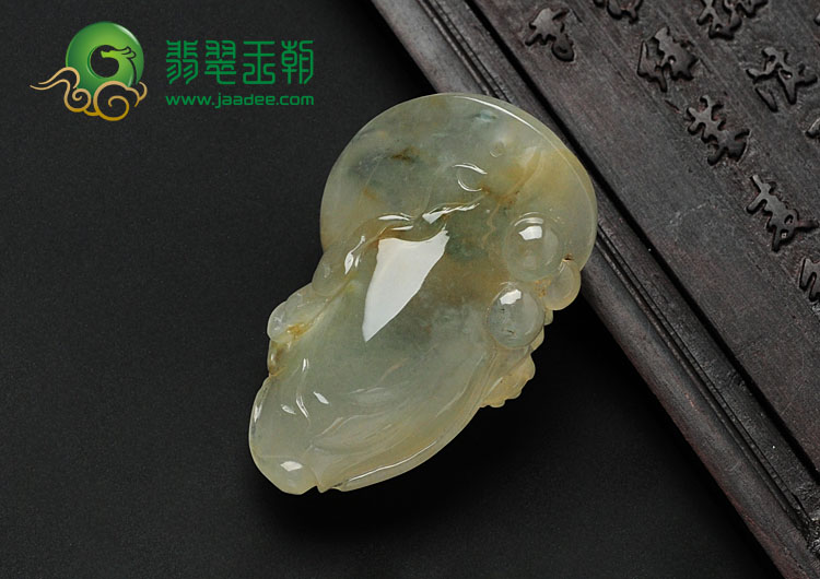 冰种淡黄翡略飘花缅甸翡翠站佛挂件