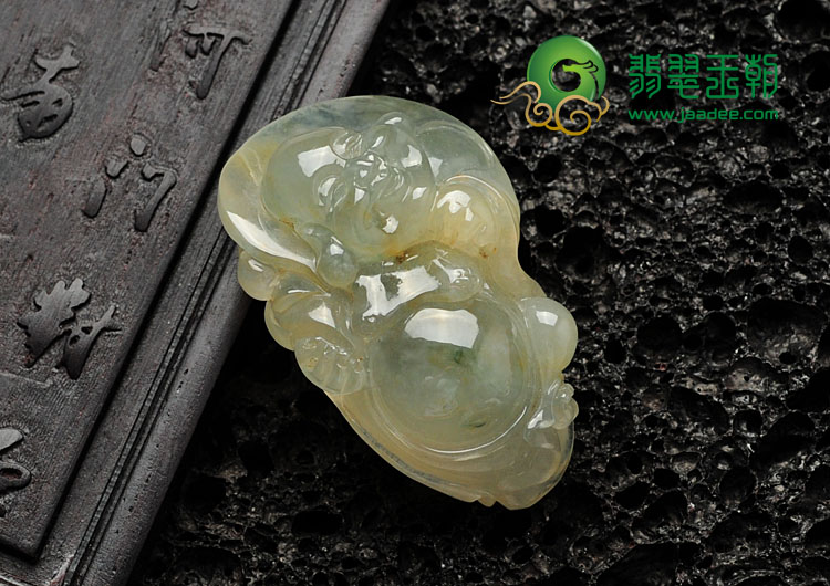 冰种淡黄翡略飘花缅甸翡翠站佛挂件