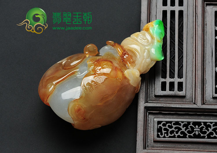糯冰种三彩缅甸翡翠福如东海手玩件