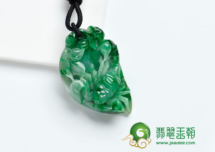 糯冰种翠绿略带黄翡缅甸翡翠纵横天下挂件