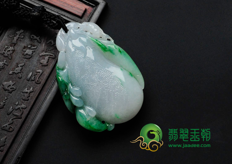 糯冰种菠菜绿缅甸翡翠富甲天下挂件