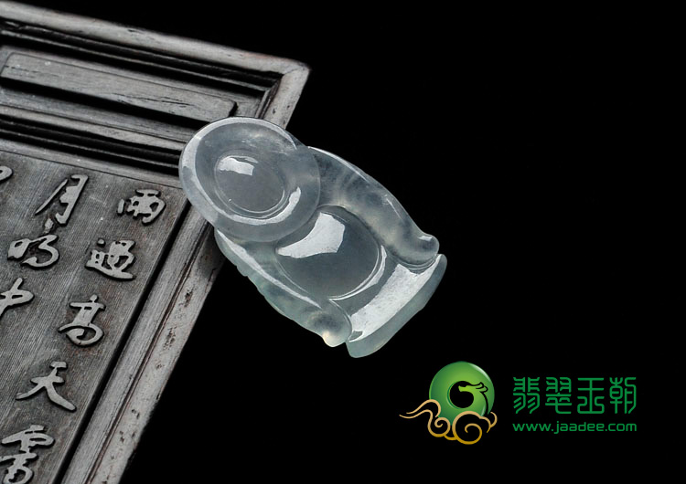冰种淡晴水缅甸翡翠站佛挂件