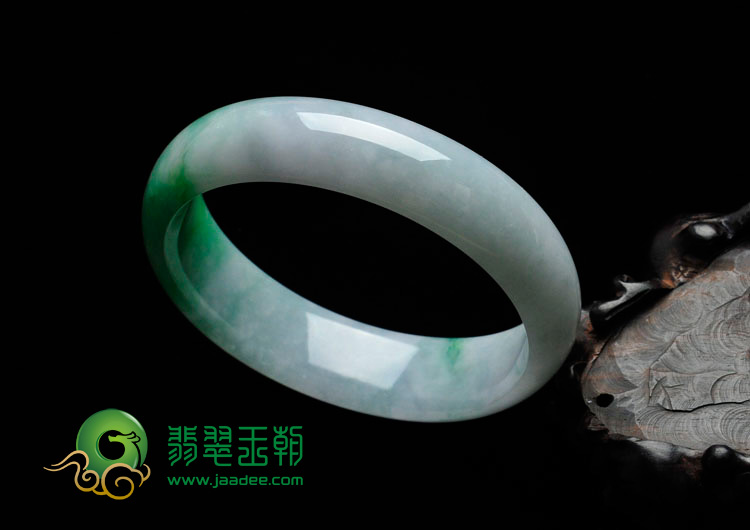 糯冰种飘翠缅甸翡翠手镯（58mm）