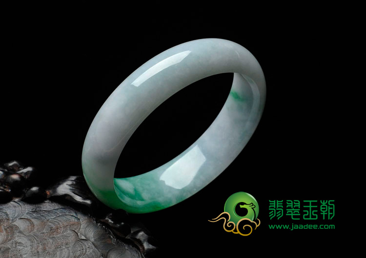 糯冰种飘翠缅甸翡翠手镯（58mm）