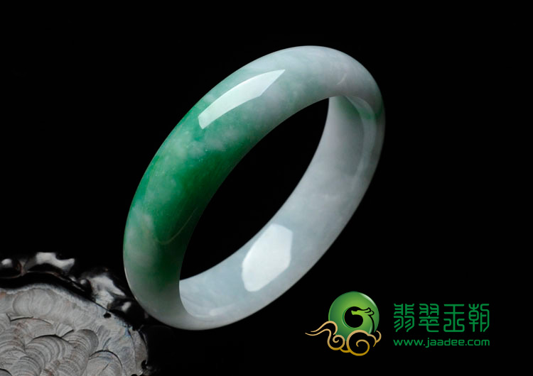 糯冰种飘翠缅甸翡翠手镯（58mm）