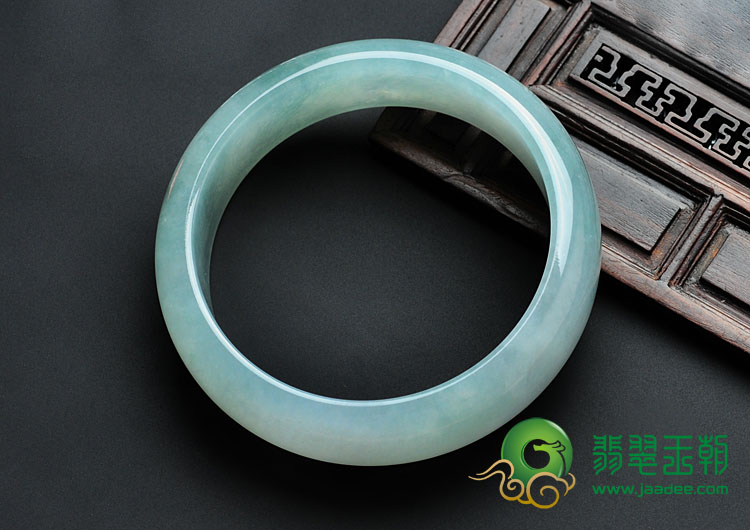 糯冰种晴水缅甸翡翠手镯（59.5mm）