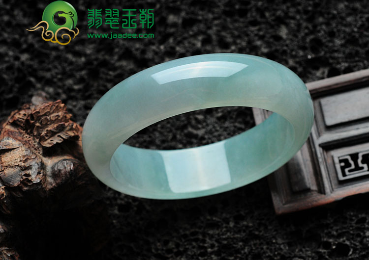 糯冰种晴水缅甸翡翠手镯（59.5mm）