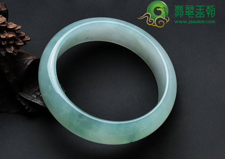糯冰种晴水缅甸翡翠手镯（59.5mm）