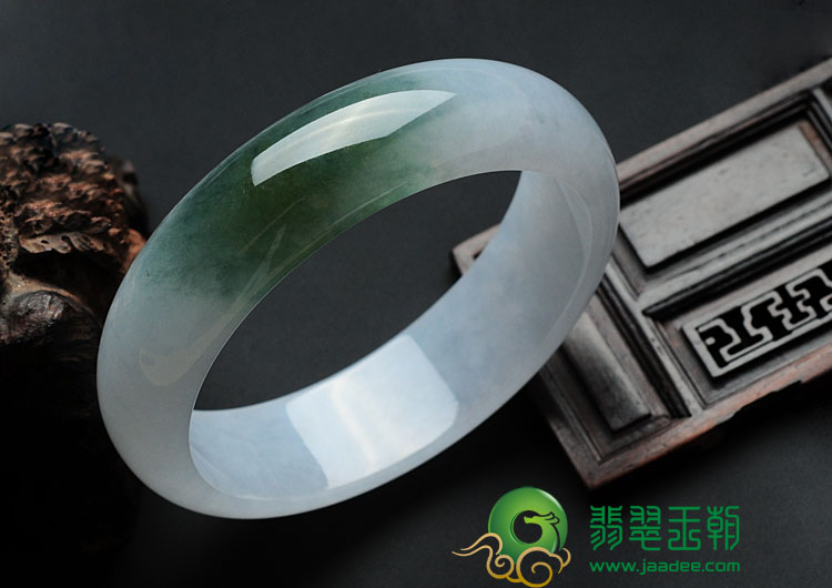 糯冰种晴水缅甸翡翠手镯（57.4mm）