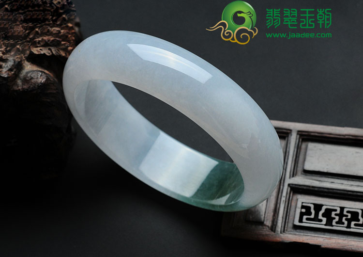 糯冰种晴水缅甸翡翠手镯（57.4mm）