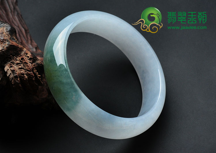 糯冰种晴水缅甸翡翠手镯（57.4mm）