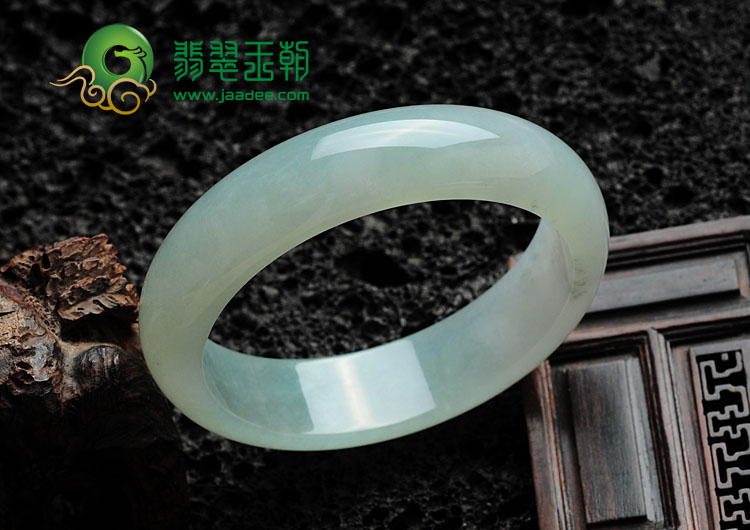 糯冰种晴水缅甸翡翠手镯（59mm）