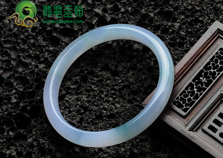 冰种淡紫罗兰飘花缅甸翡翠手镯（57.8mm）