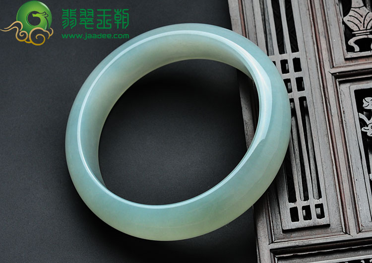 糯冰种晴水缅甸翡翠手镯（61.3mm）