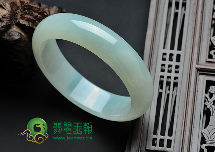 糯冰种晴水缅甸翡翠手镯（61.3mm）