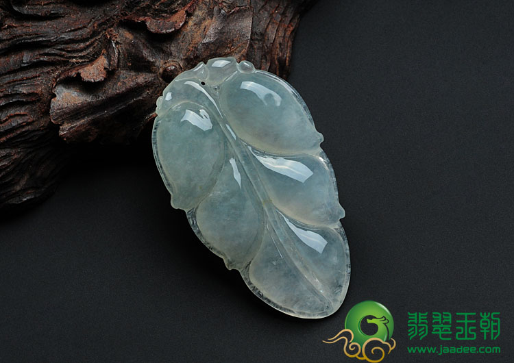 冰种淡晴水缅甸翡翠叶子挂件