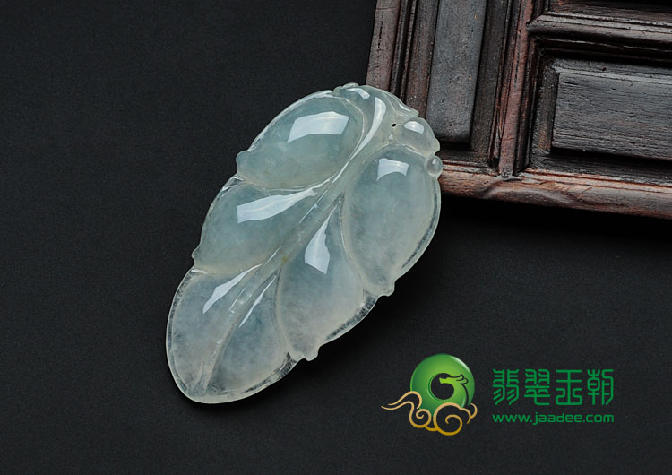 冰种淡晴水缅甸翡翠叶子挂件