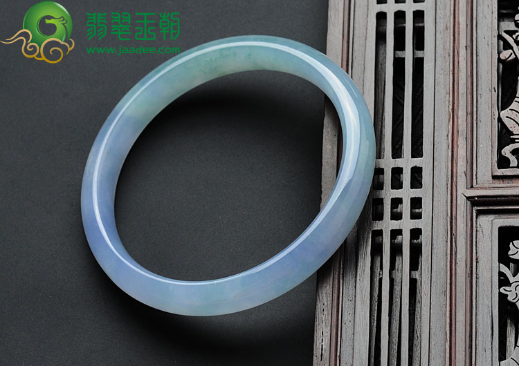 冰种淡紫罗兰飘花缅甸翡翠手镯（55.8mm）