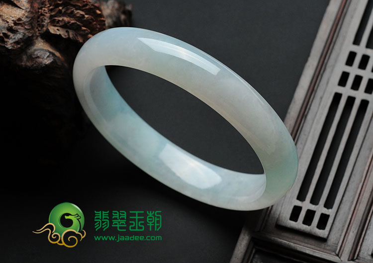 糯冰种晴水缅甸翡翠手镯（58.8mm）
