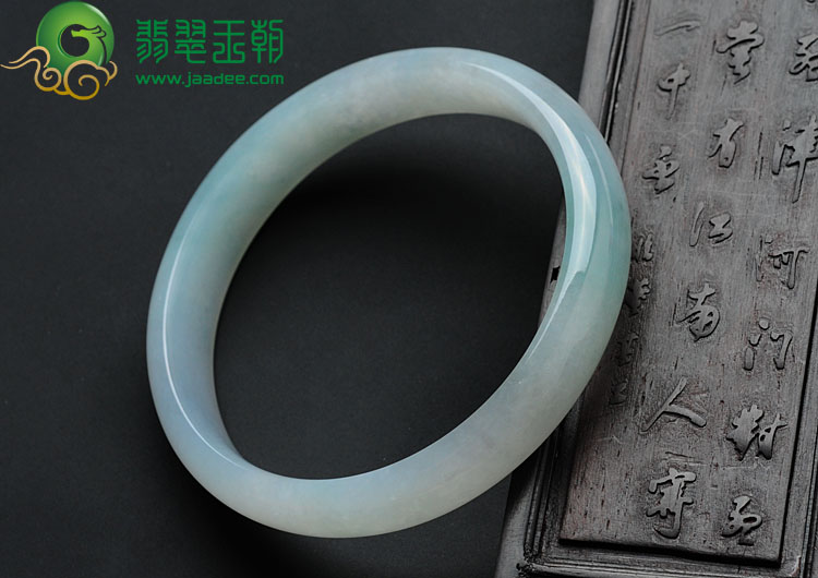 糯冰种晴水缅甸翡翠手镯（58.8mm）