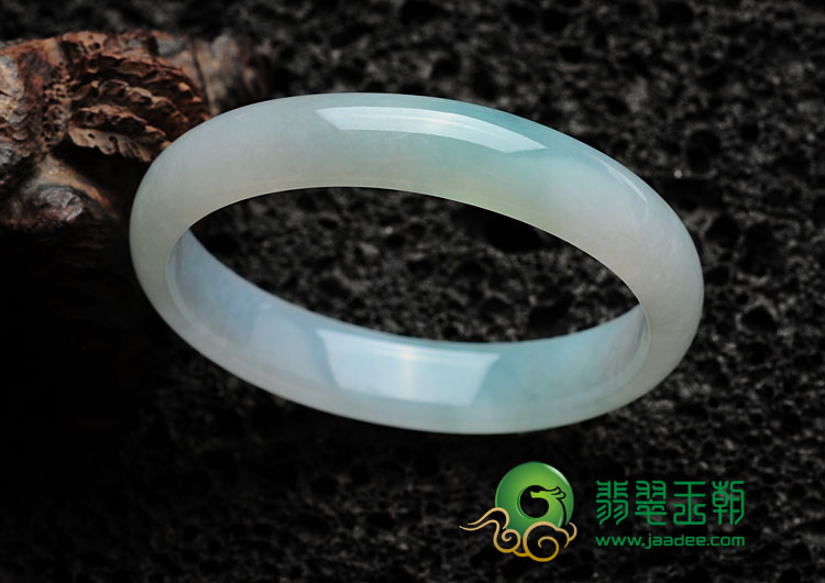 糯冰种晴水缅甸翡翠手镯（58.8mm）