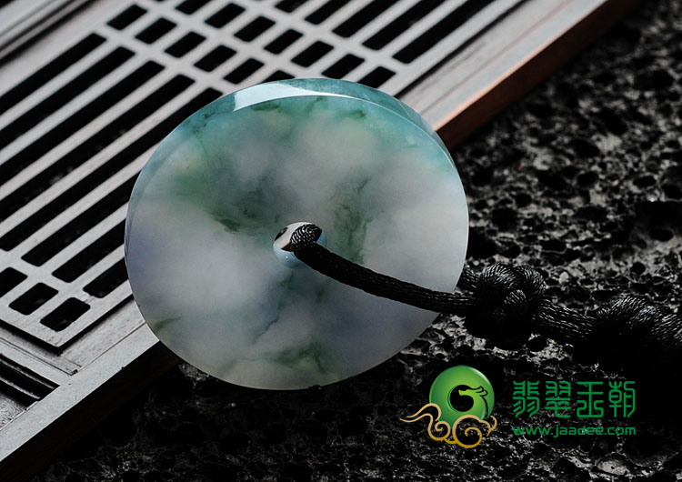 糯冰种淡紫罗兰飘花缅甸翡翠平安扣挂件
