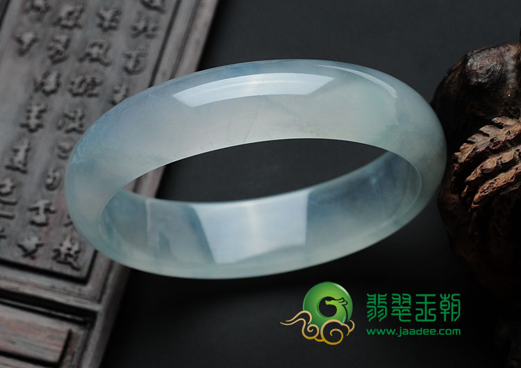 冰玻种晴水缅甸翡翠贵妃镯（54.5mm-51mm）