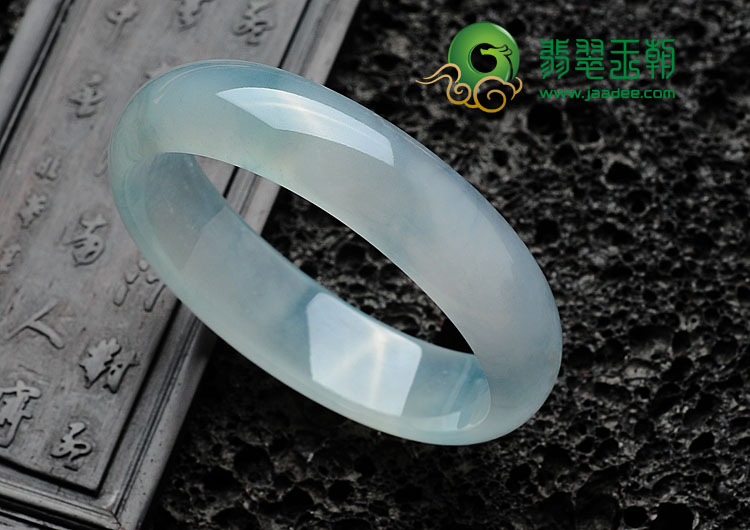 冰玻种晴水缅甸翡翠贵妃镯（54.5mm-51mm）