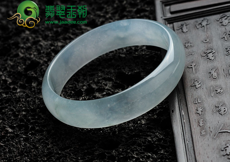 冰玻种晴水缅甸翡翠贵妃镯（54.5mm-51mm）