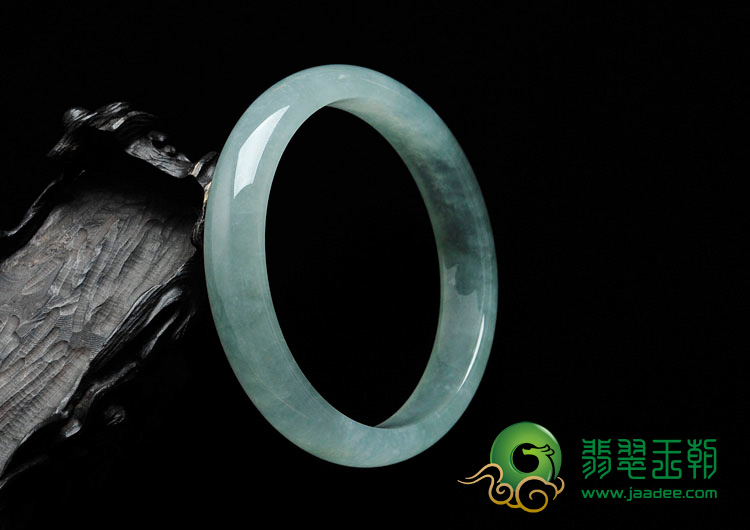 冰种晴水缅甸翡翠手镯（55.7mm）