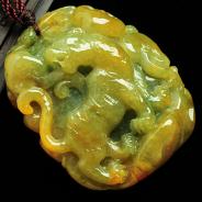 糯冰种黄翡缅甸翡翠虎啸山林挂件