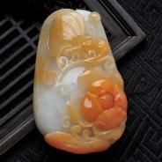糯冰种三彩缅甸翡翠蝶恋花挂件