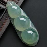 冰种飘花缅甸翡翠四季豆挂件