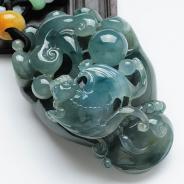 糯冰种蓝水飘花缅甸翡翠招财聚宝手玩件