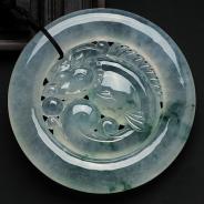 冰种飘花缅甸翡翠龙鱼牌挂件