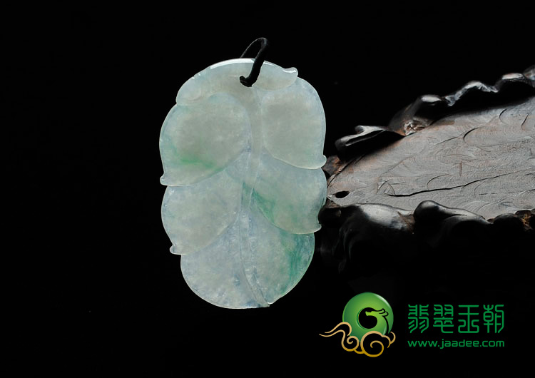 糯冰种飘翠缅甸翡翠叶子挂件