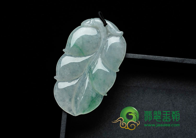 糯冰种飘翠缅甸翡翠叶子挂件