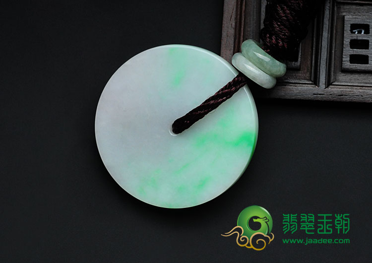 糯冰种飘翠缅甸翡翠平安扣挂件